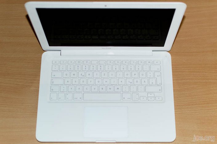 MacBook 13.3 (A1342) offen